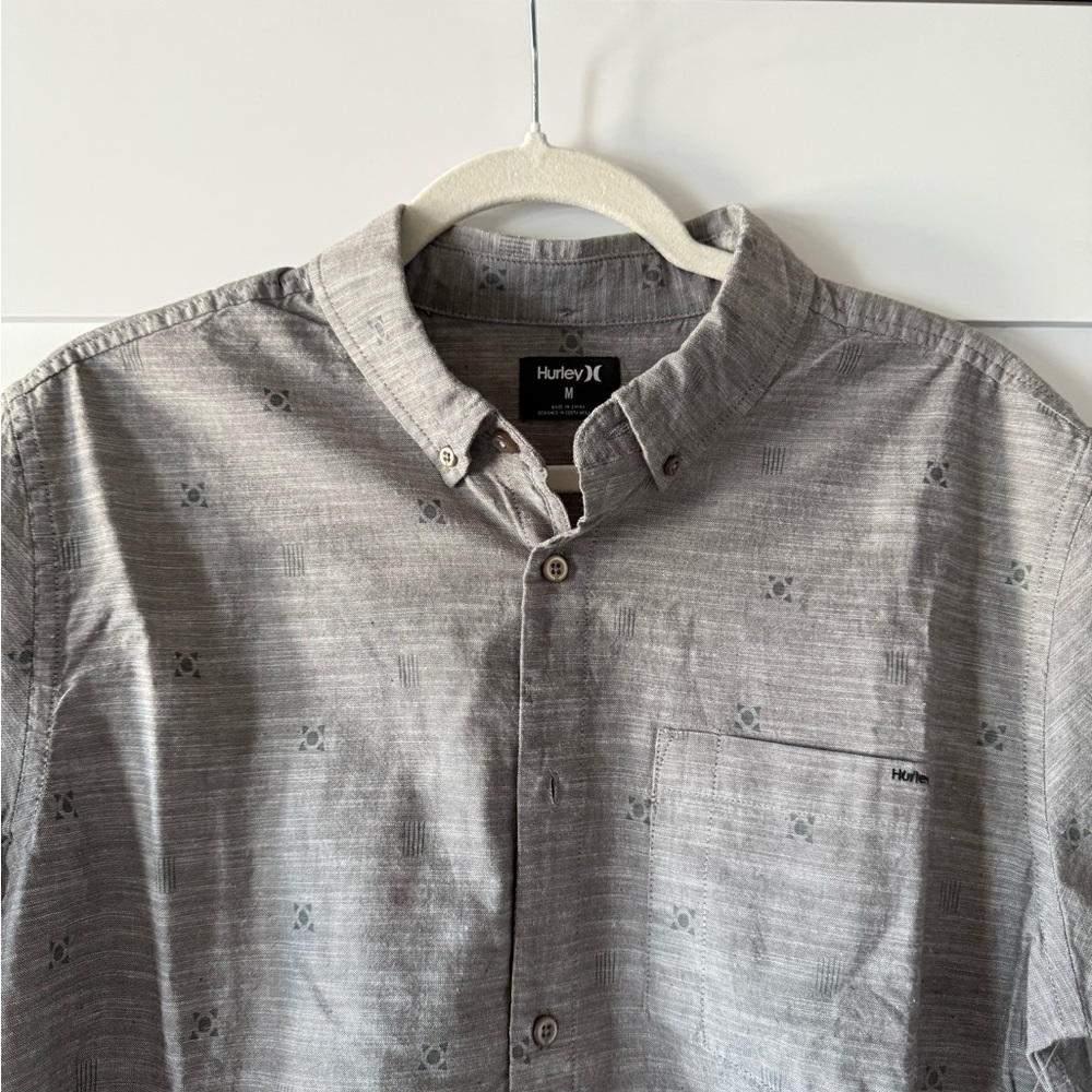 NWOT Hurley Men’s Grey One and Only Palm Trip Button Down Shirt - Picture 6 of 11